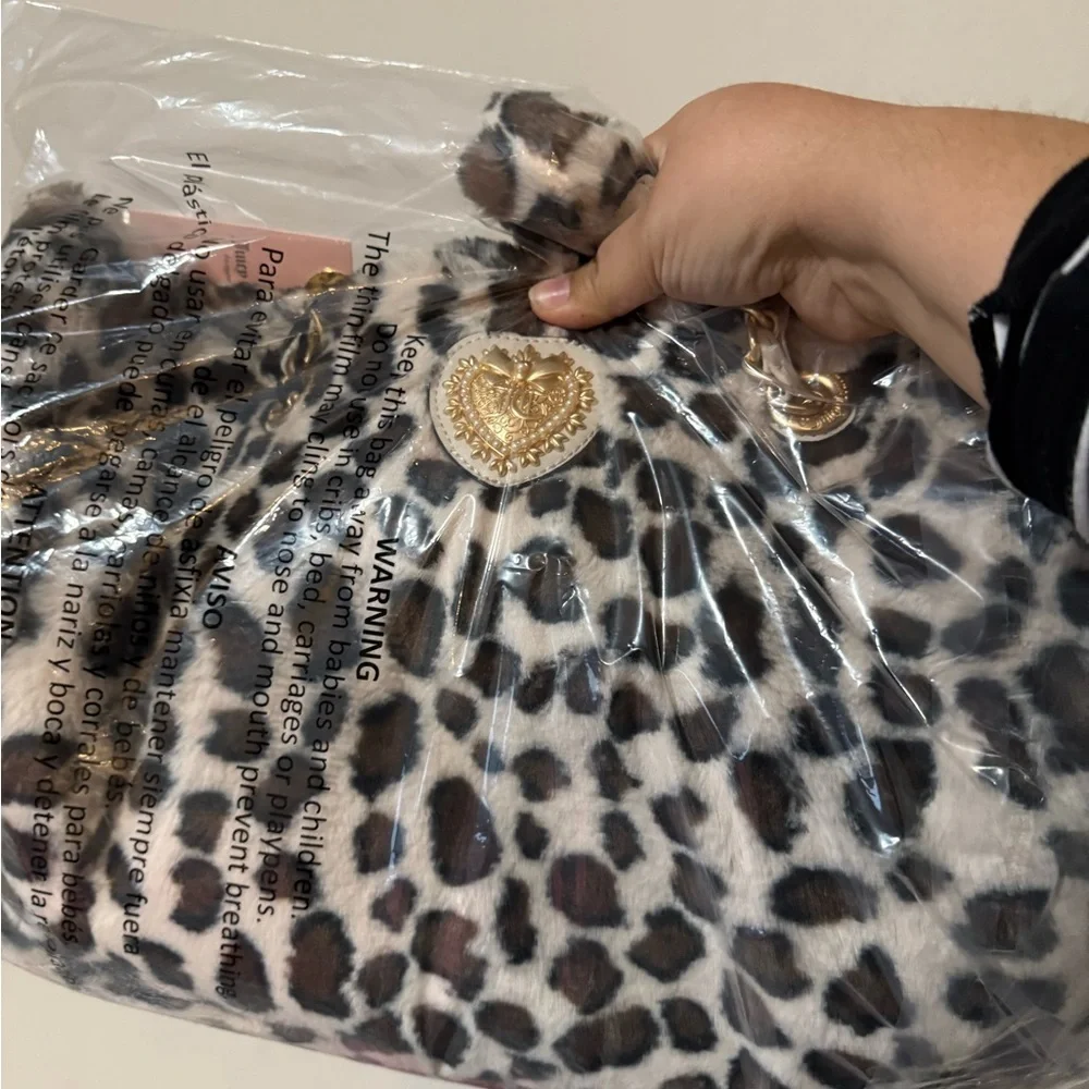 Juicy Couture Viral hard to find Snow Leopard Faux Fur Tote with Gold Emblem - Picture 4 of 5